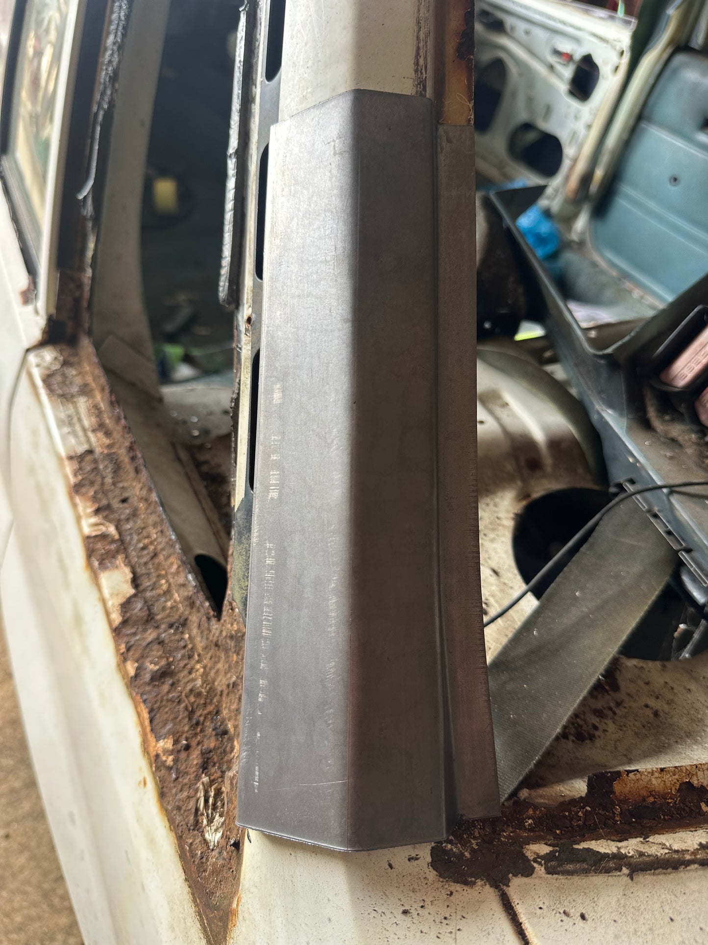 Holden VK / VL Commodore R/H lower rear window pillar rust repair section